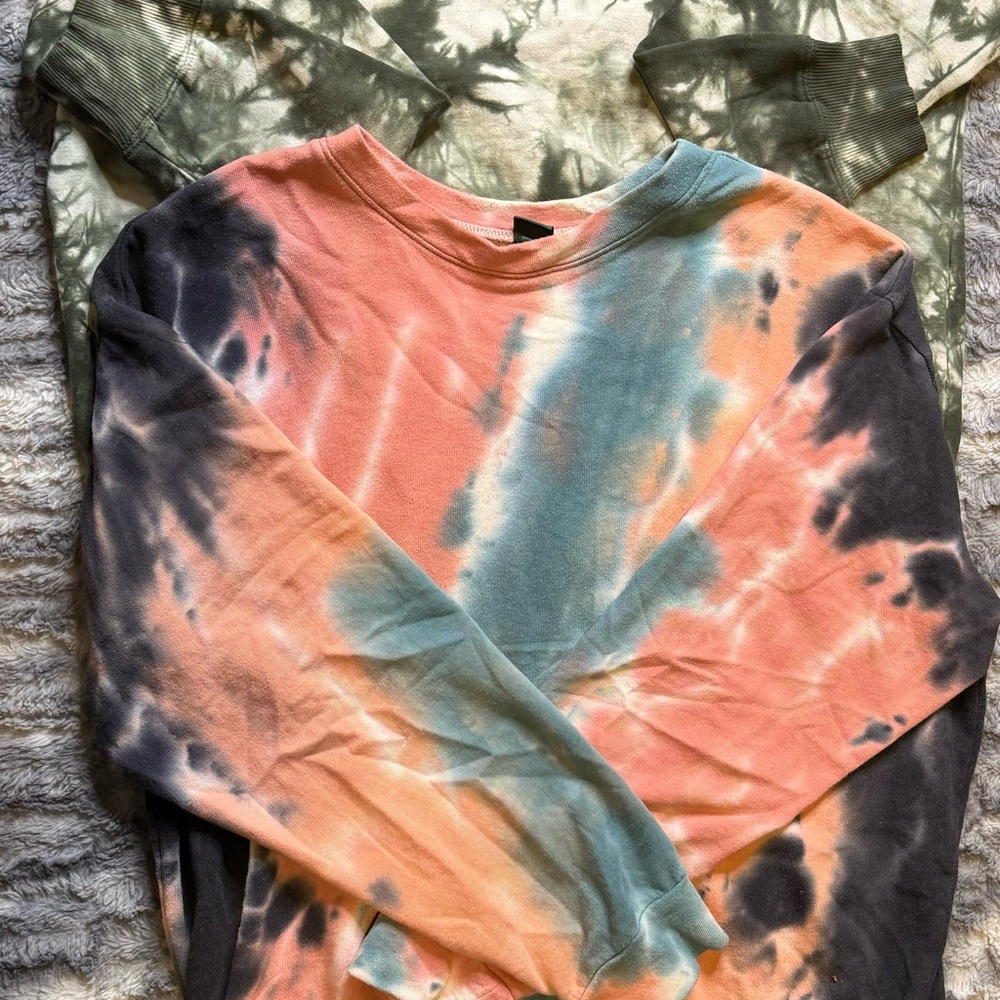 Set of two sweaters